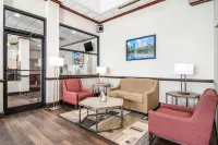 Quality Inn Suwanee I-85 - Parking