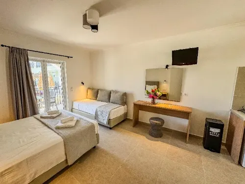 Athina Apartments - parking