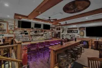 Lamies Inn & the Old Salt Tavern - bar