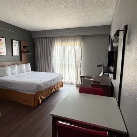 Hawthorn by Wyndham Dallas Love Field Airport