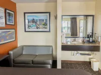 Oregon Trail Inn and Suites Hotels in Lakeview