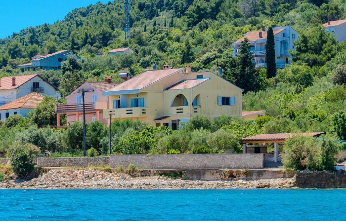 Apartment by the Sea and with Beautiful View, 2 Bedrooms, 4 Persons