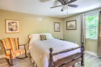 Secluded Chattanooga Getaway w/ Deck + Yard! - parking