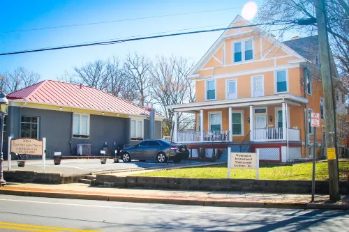 Eden Park Guest House - Homestays