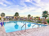 Coachella Lakes RV Resort - Pools