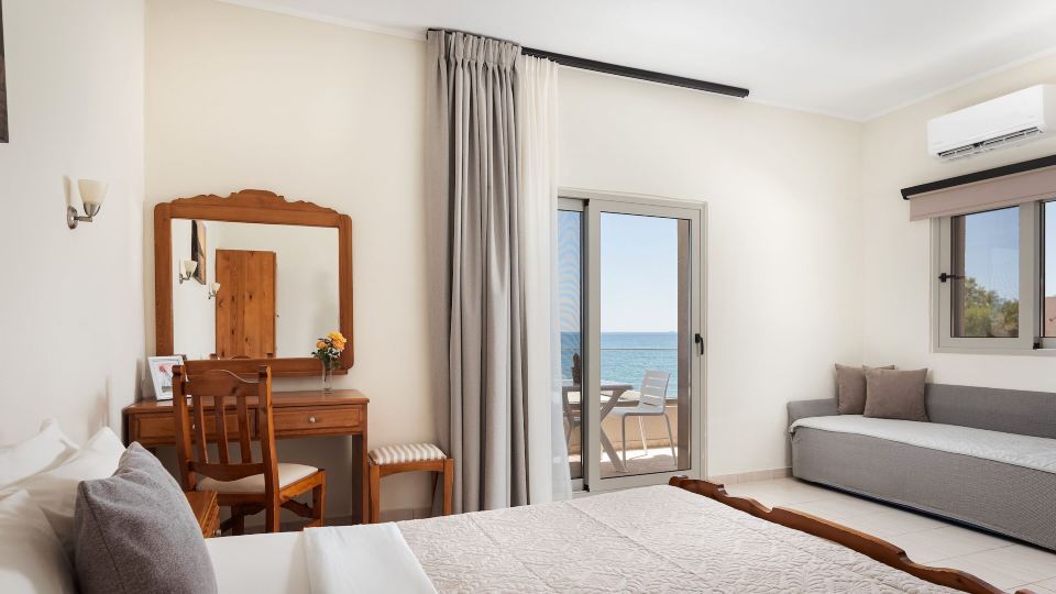 Koutelo by the sea