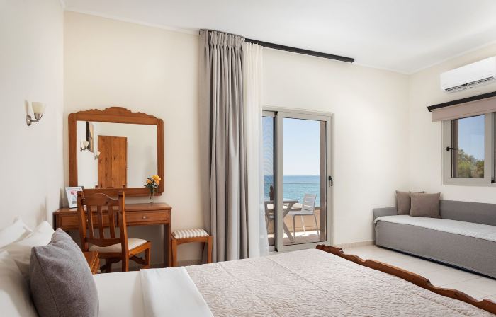 Koutelo by the sea