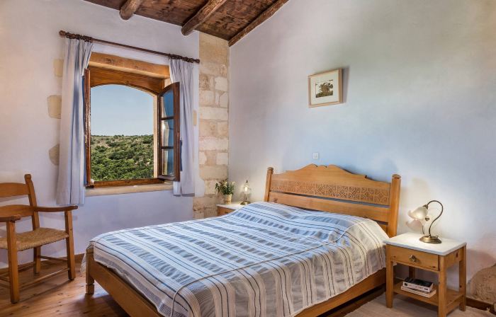 Kamares – a restaured Venetian domain retreat