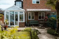 Perfect Booking 3 Bed Home With Beautiful Garden - Homestay