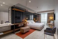 Next - by Savoy Signature - Parvekkeita