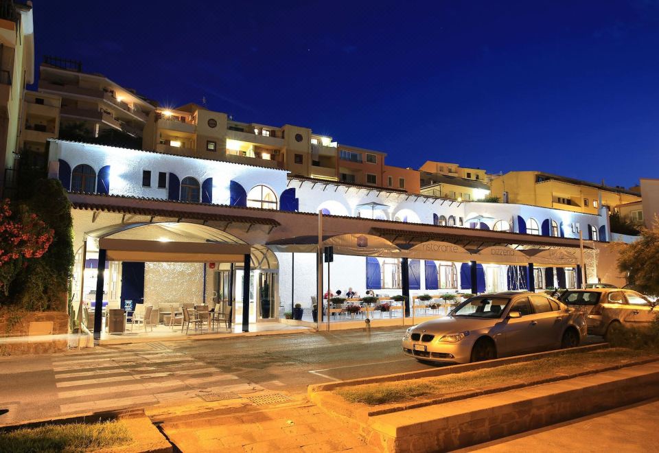 Hotel Meli - Housity