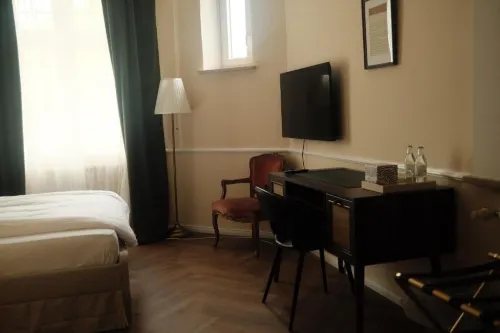 Hotel DEDE - 2-Star