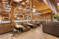 Best Western Plus Inn at the Vines - parking