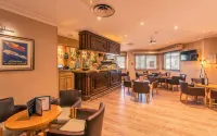 Best Western Marseille Aeroport - بار