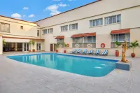 Protea Hotel Blantyre Ryalls - Swimmingpools