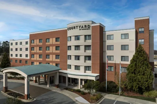 Courtyard Greensboro Airport - Barer