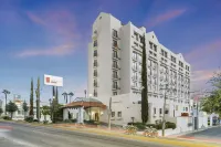 Fiesta Inn Express Chihuahua - พร้อมระเบียง