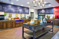 Hampton Inn by Hilton Paris - parking