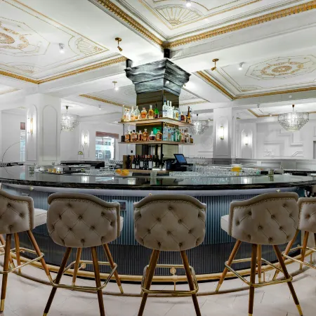 Hotel Fort des Moines, Curio Collection by Hilton