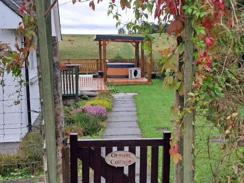 Ornum Cottage -  Holiday Villas