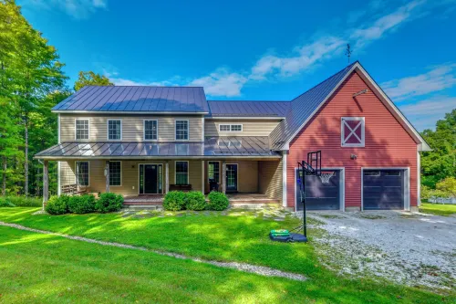 Dog-friendly Family Haven Minutes From Burlington! - Wifi