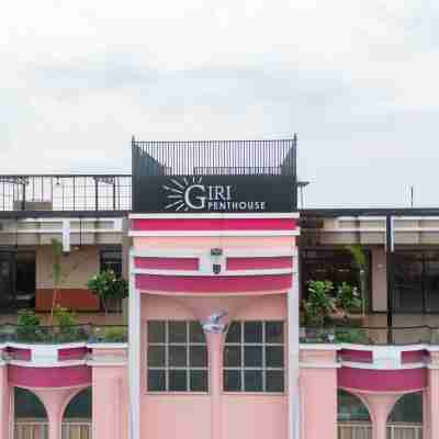 Giri Penthouse 2BHK by ELIVAAS Signature Hotel Exterior