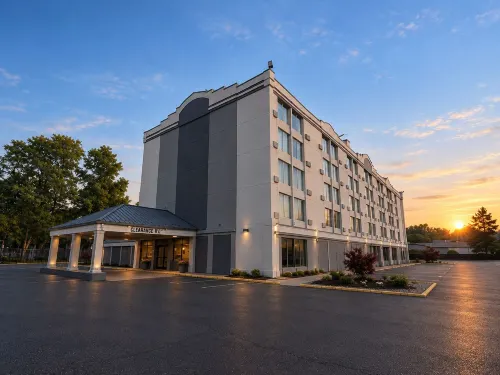 Finger Lakes Inn & Suites - 2-Star