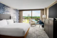 Hilton Charlotte University Place - موقف سيارات