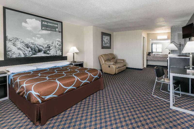 Super 8 by Wyndham Arlington Near at&T Stadium