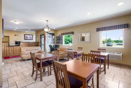 Econo Lodge Inn & Suites Отели в г. Арагон