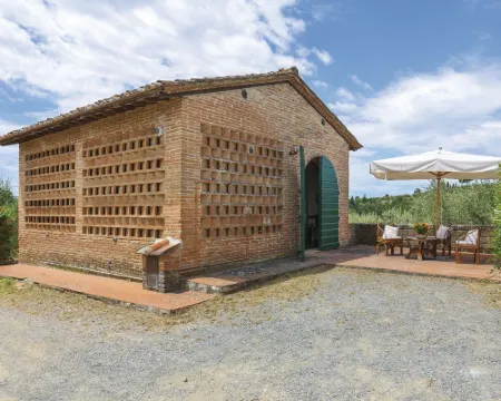 Fienile (Paa132) Hotels in Palaia