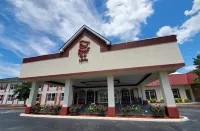 Red Roof Inn & Suites Manchester, TN