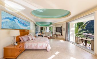 Beach Frontage Armonia Villa with Stunning Views.