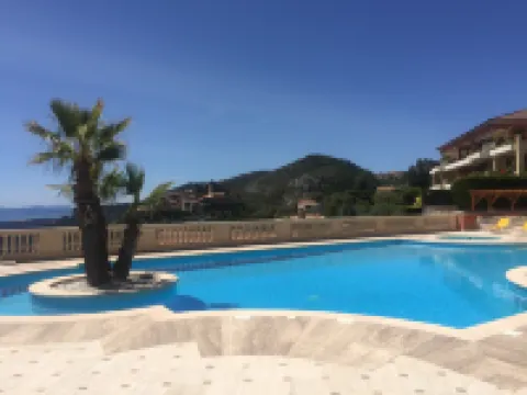 Stunning Penthouse with Panoramic Views of EZE Village and the French Riviera Hoteles en Èze