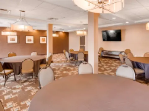 Best Western Plus Atrium Inn  Suites Hotels in Clarksville