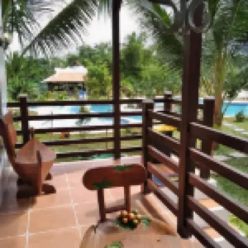 Paradise Oasis Mountain Resort