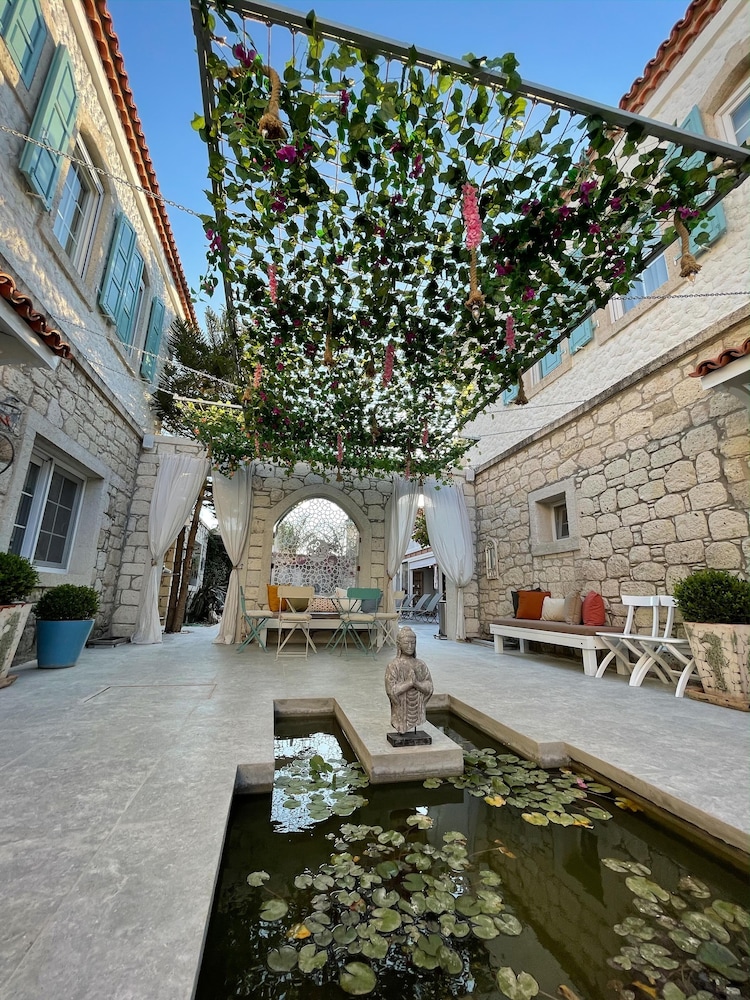 Monk Hotel Alacati - Adults Only