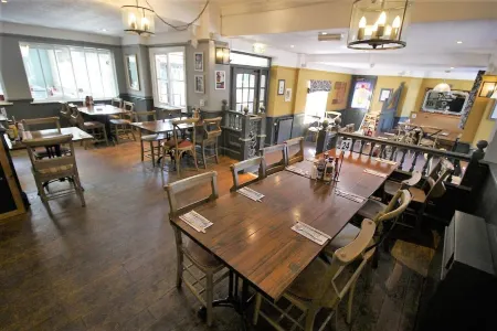 The Sun Inn Отели рядом с достопримечательностью «Museum of Computing»