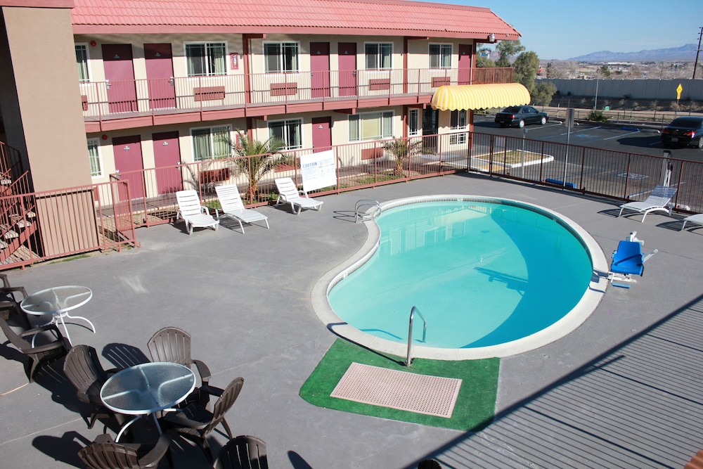 Days Inn by Wyndham Barstow