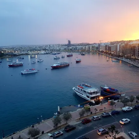 Sliema Marina Hotel Отели в г. Слима