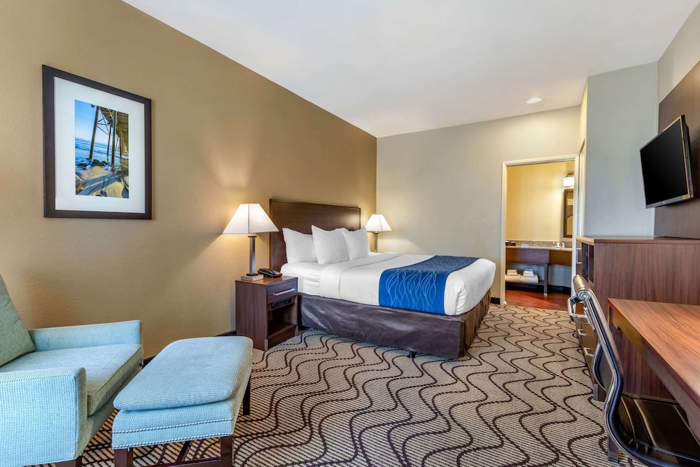 Comfort Inn & Suites Orange County John Wayne Airport