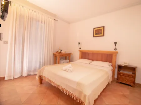 Levantin Inn Room N6 Park View