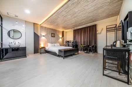 Seosan Hotel Zaza Отели рядом с достопримечательностью «Beolcheon Auto Campground»