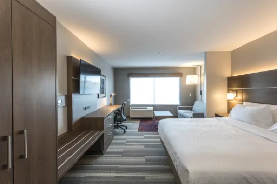 鳳凰城北歡樂谷智選假日套房酒店