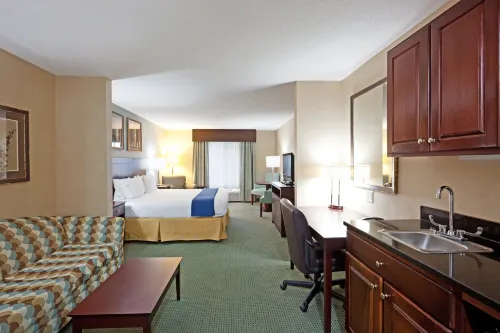 Holiday Inn Express & Suites MERIDEN by IHG Hotels in Meriden