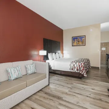 Red Roof Inn & Suites Macon