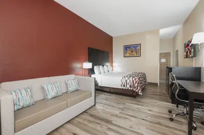 Red Roof Inn & Suites Macon Hotels near Macon Bacon