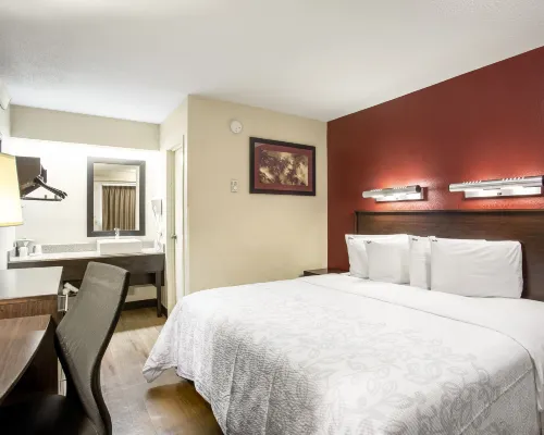 Red Roof Plus+ Baltimore-Washington DC/ BWI South Hotels in Hanover