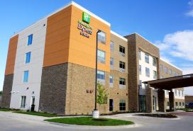Holiday Inn Express & Suites OMAHA - MILLARD AREA by IHG