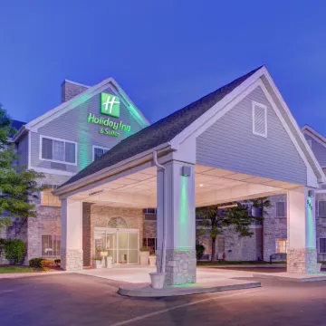Holiday Inn & Suites MILWAUKEE AIRPORT by IHG Hotels near Modjeska Theater